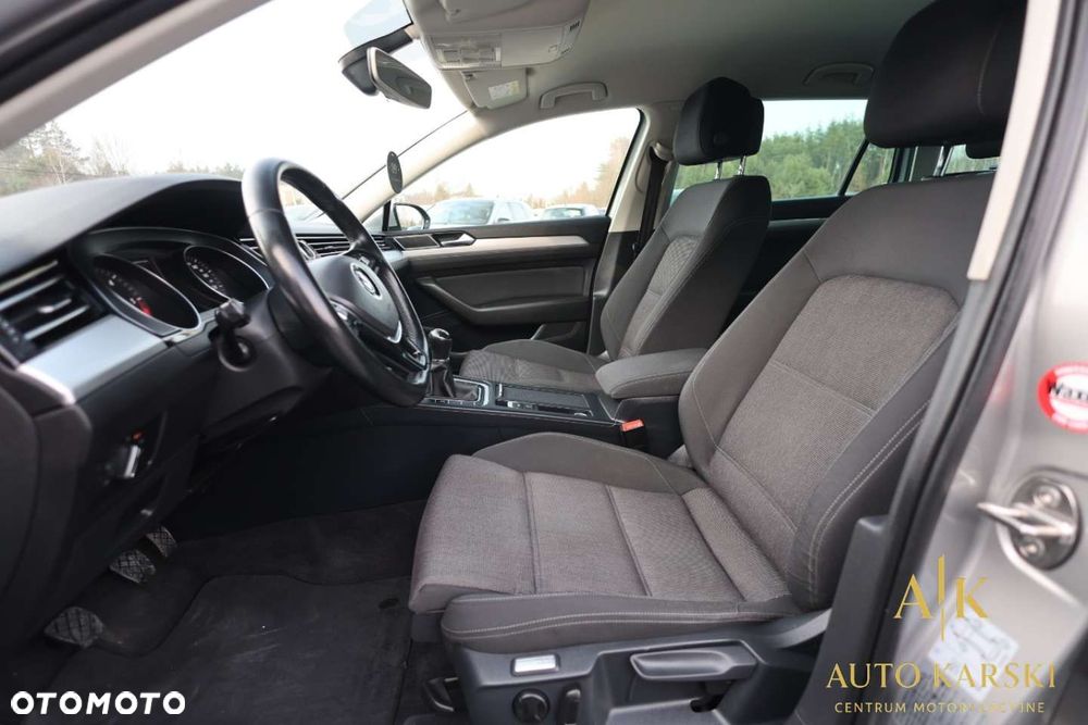 Volkswagen Passat - 37