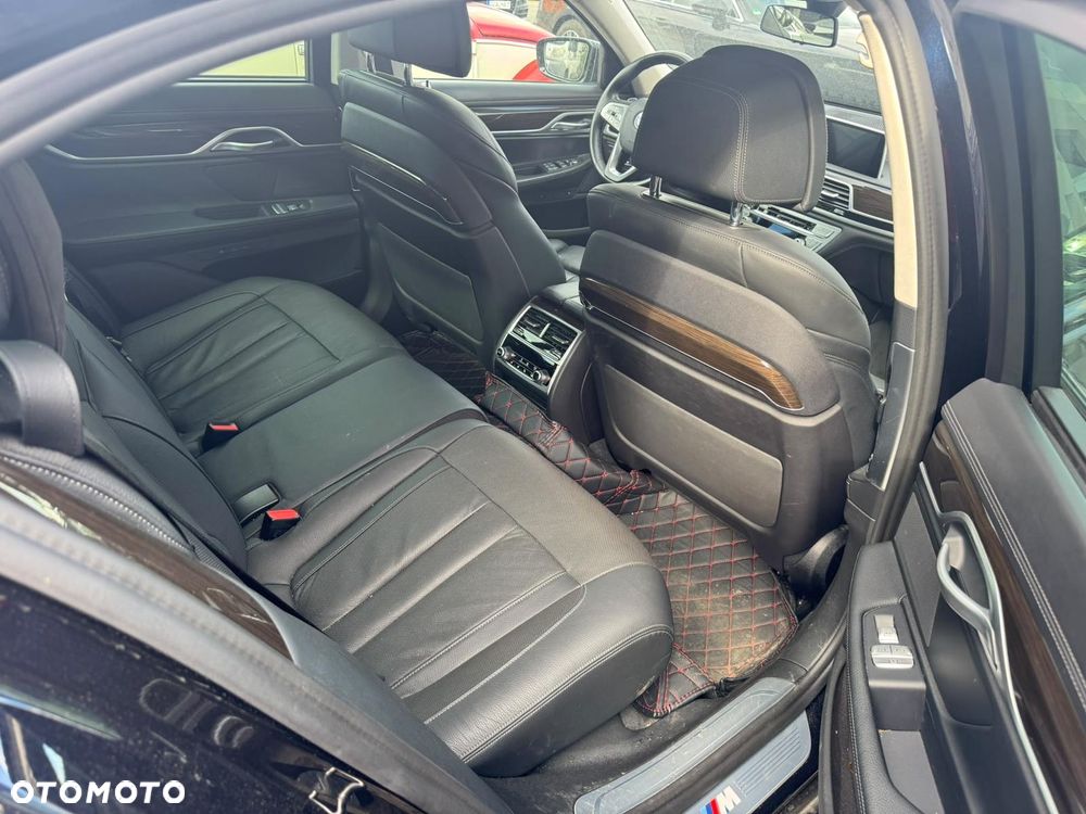 BMW Seria 7 745e - 8
