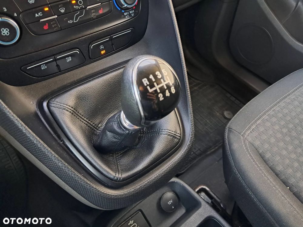 Ford Transit Connect - 23