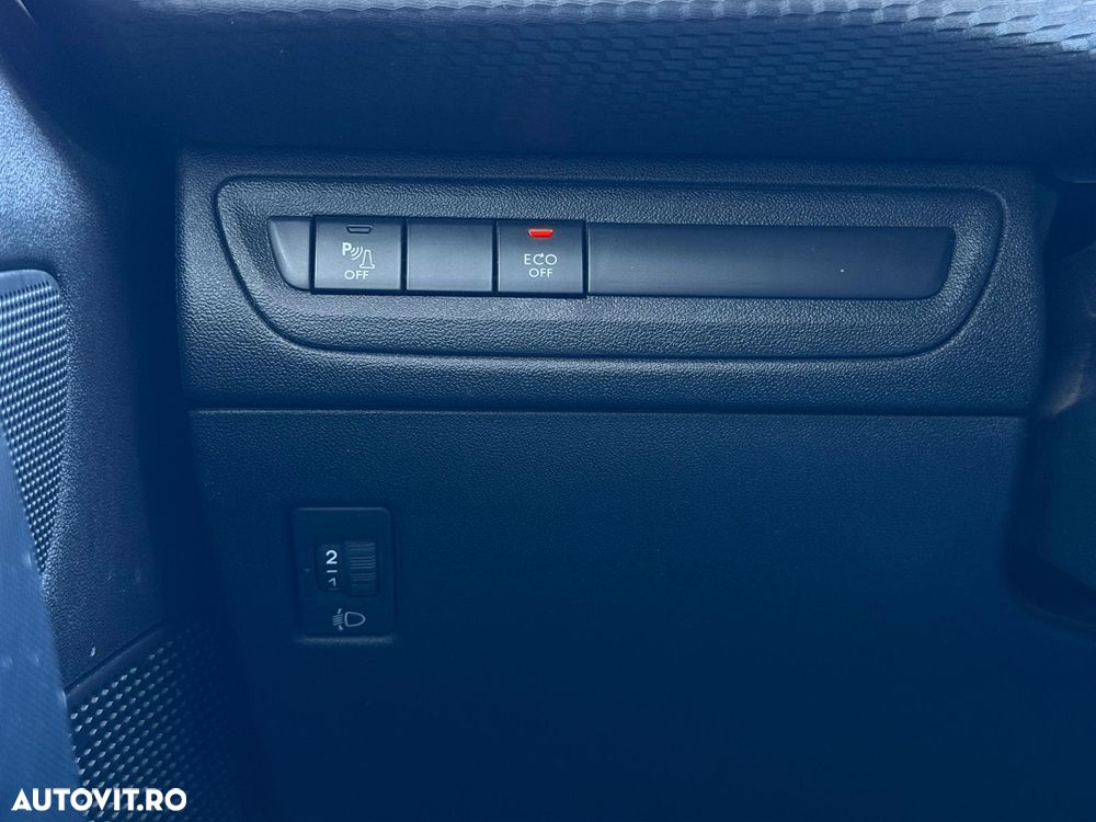 Peugeot 2008 1.2 PureTech Turbo EAT6 S&S Allure - 32