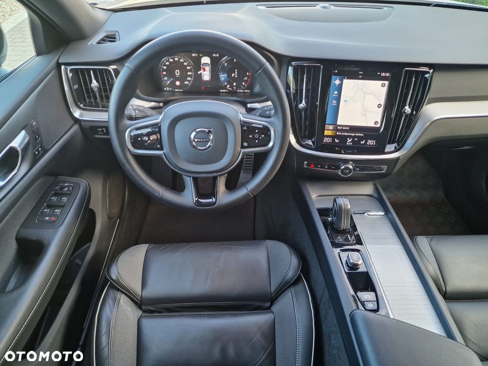 Volvo V60 B4 D Plus Dark - 23