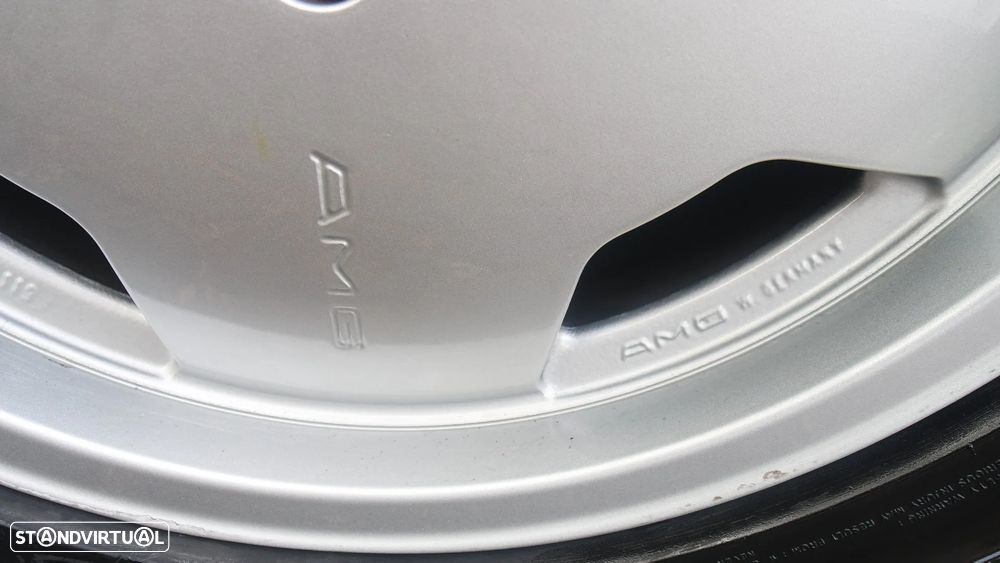 Mercedes-Benz E 200 - 43
