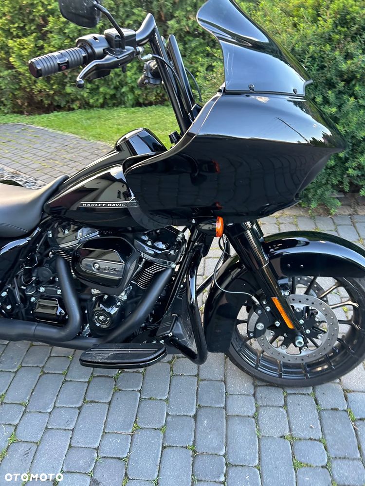 Harley-Davidson Touring Road Glide - 10