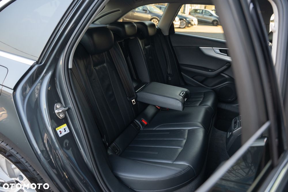 Audi A4 Avant 2.0 TDI ultra S tronic sport - 35