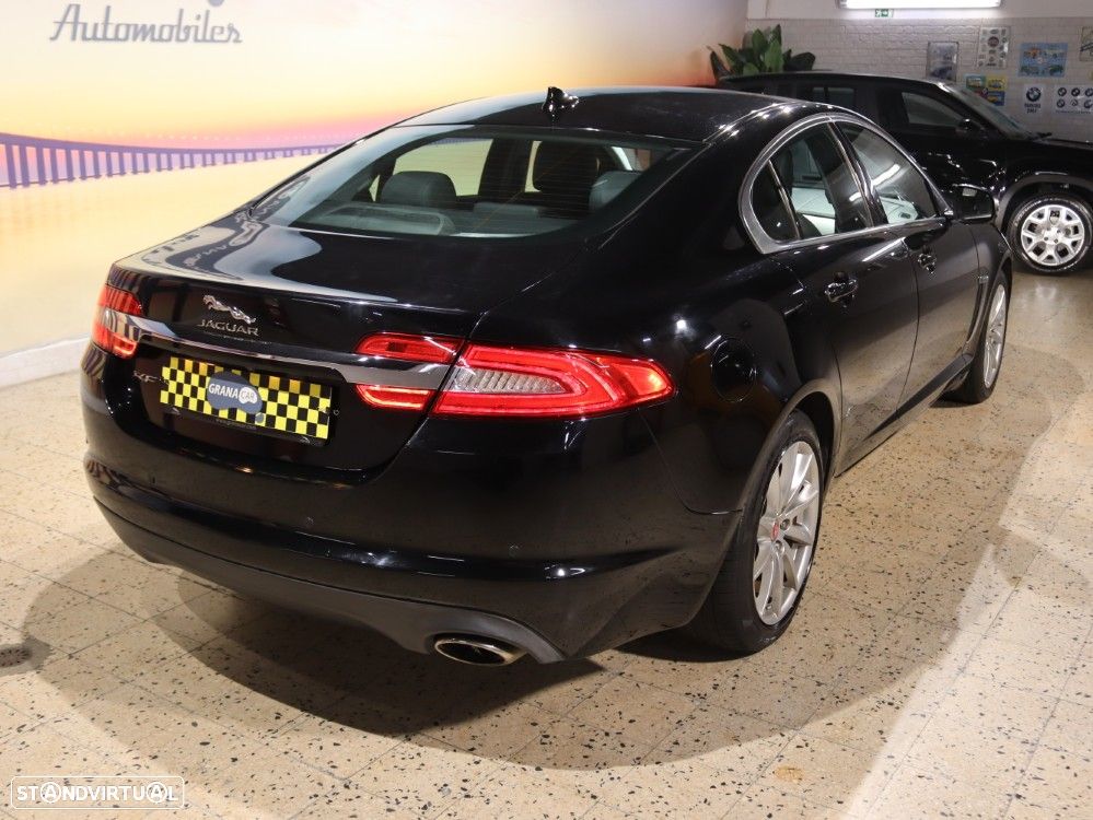 Jaguar XF 2.2 D Premium Luxury - 37
