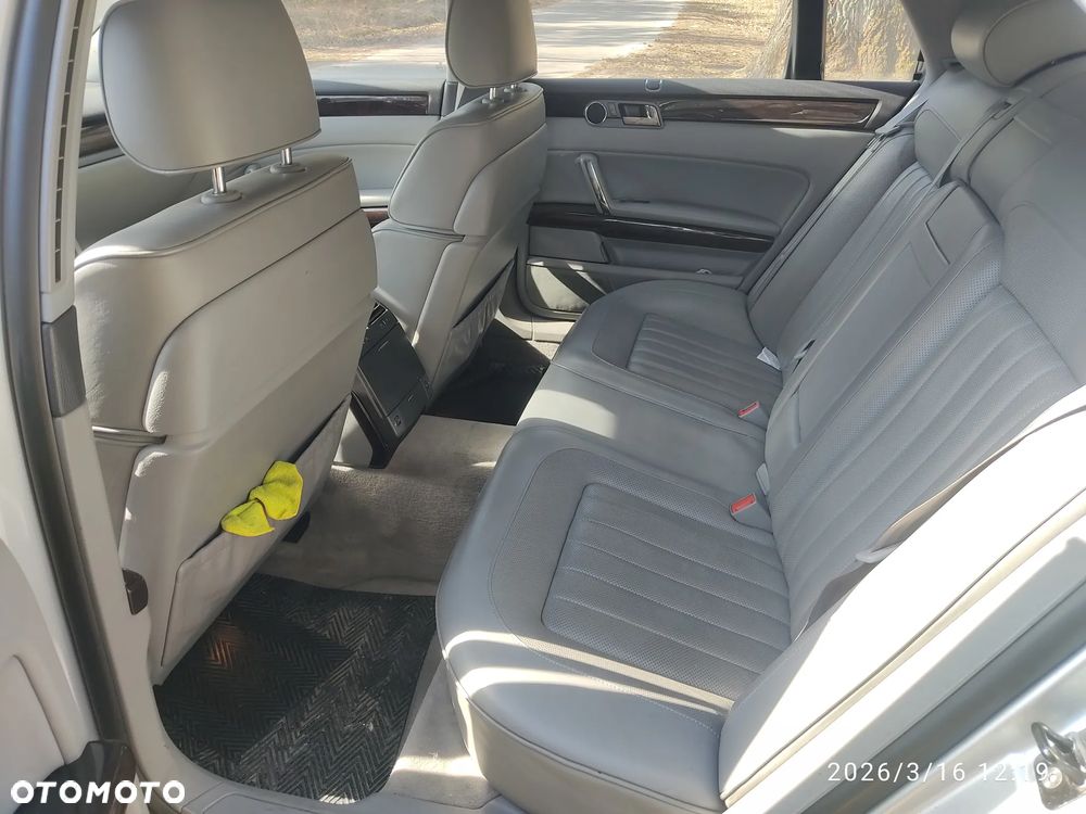 Volkswagen Phaeton 4.2 V8 4MOTION Automatik (5 Sitzer) - 9