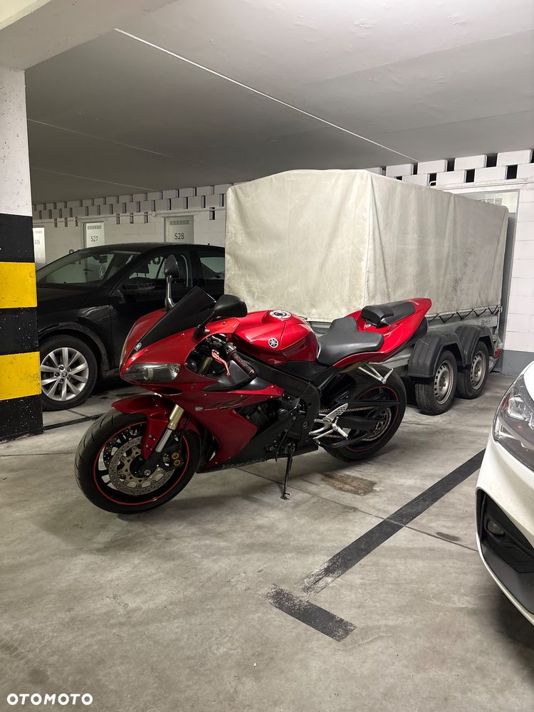 Yamaha R1 - 5