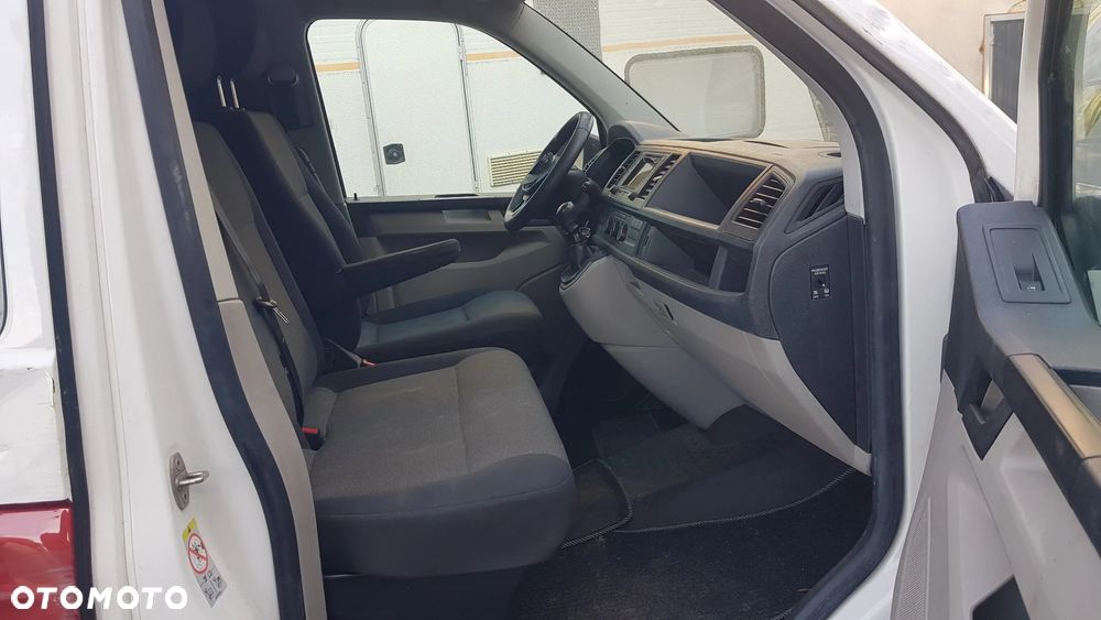 Volkswagen Transporter - 22