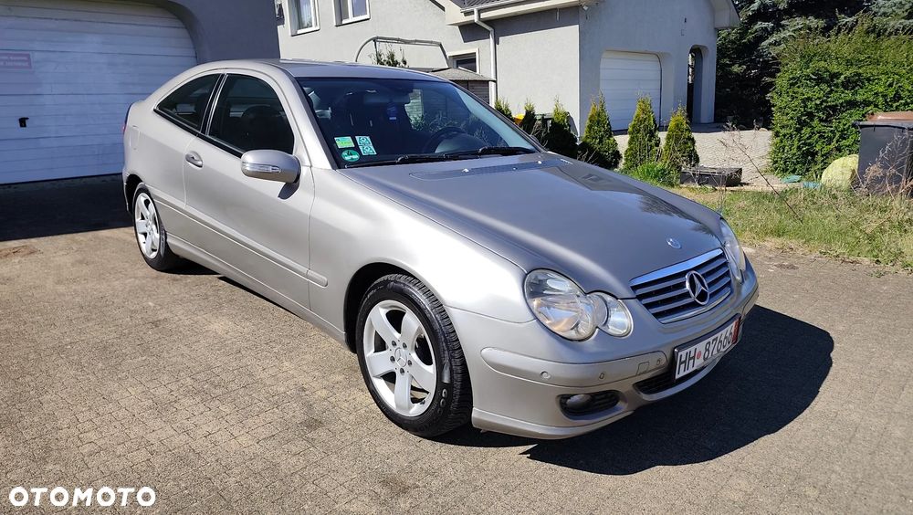 Mercedes-Benz Klasa C 200 Kompressor Automatik Sport Edition - 33