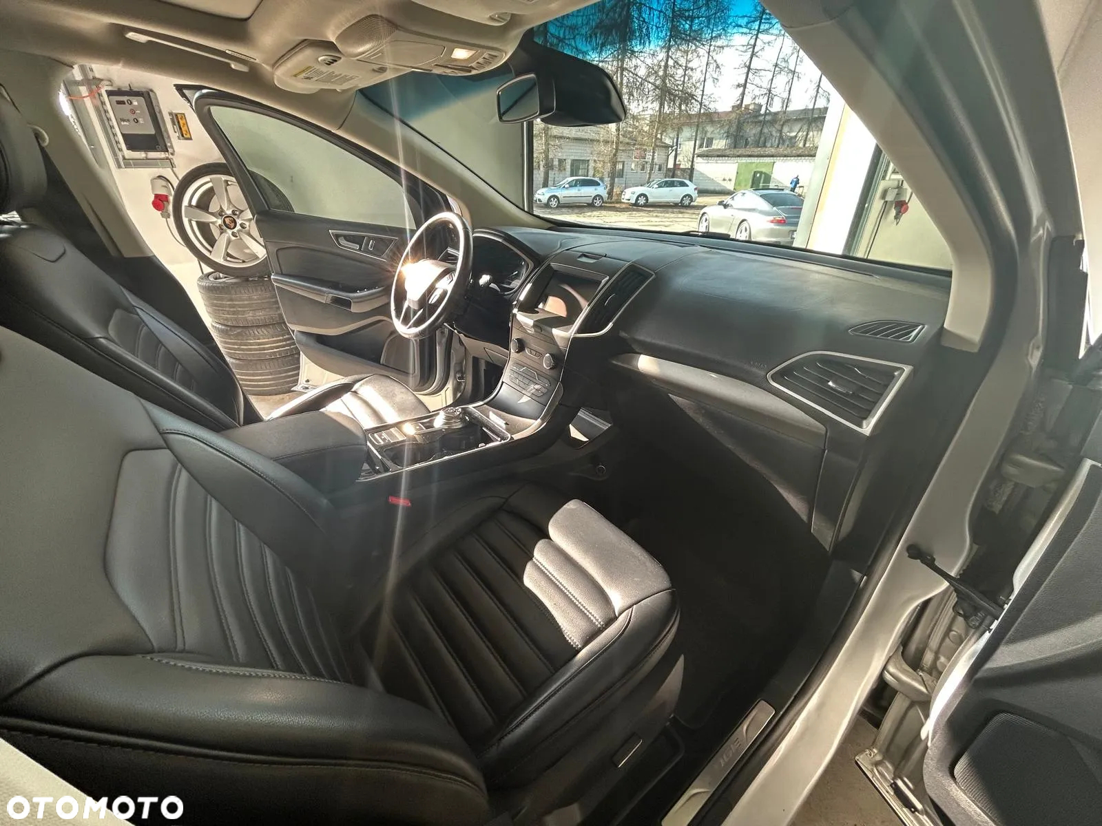Ford Edge - 32