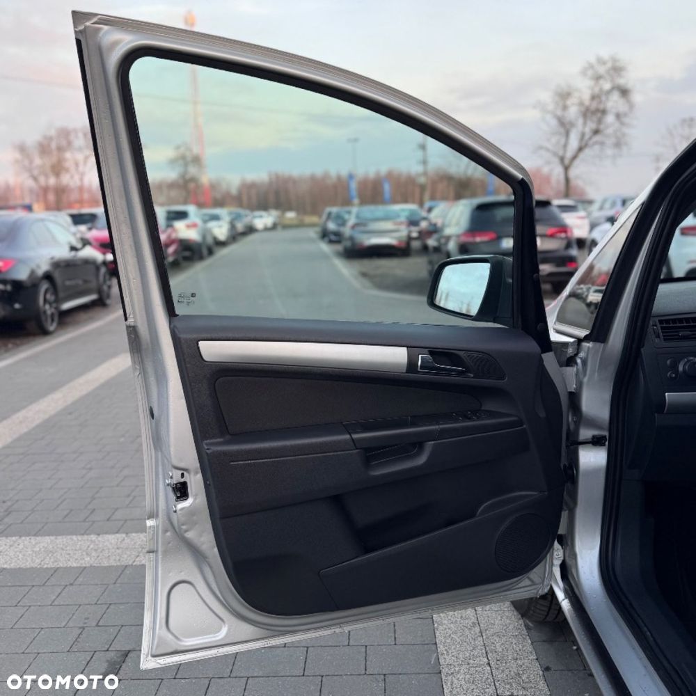 Opel Zafira - 16