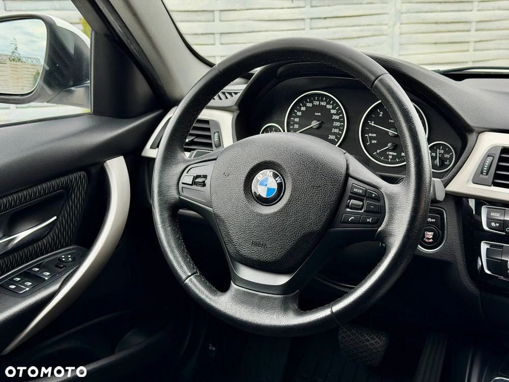 BMW Seria 3 318i - 7