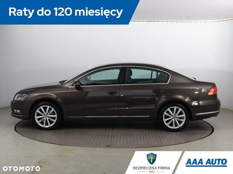 Volkswagen Passat - 4