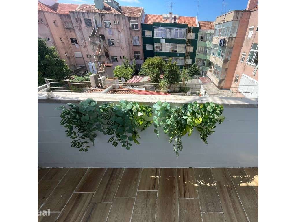 Apartamento T2, Renovado, junto a Vila Chã/Amadora: Oportunidade Ún...