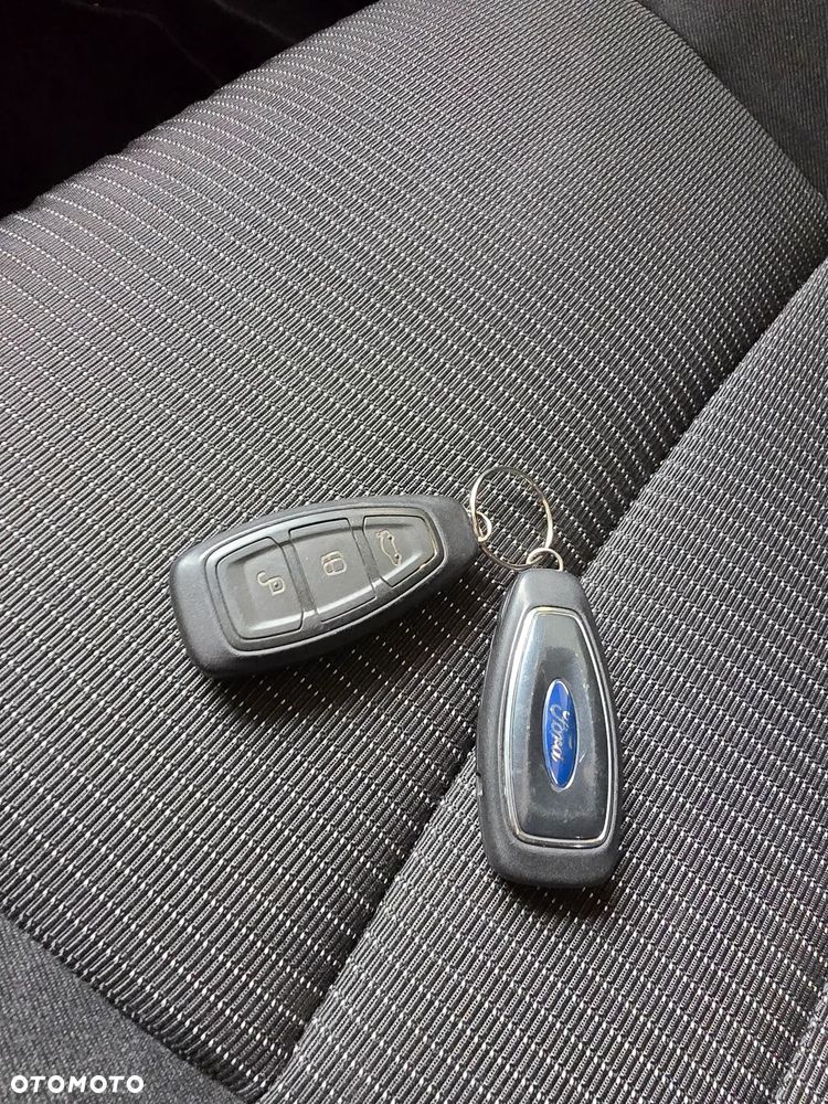 Ford Mondeo 1.6 T Titanium - 16