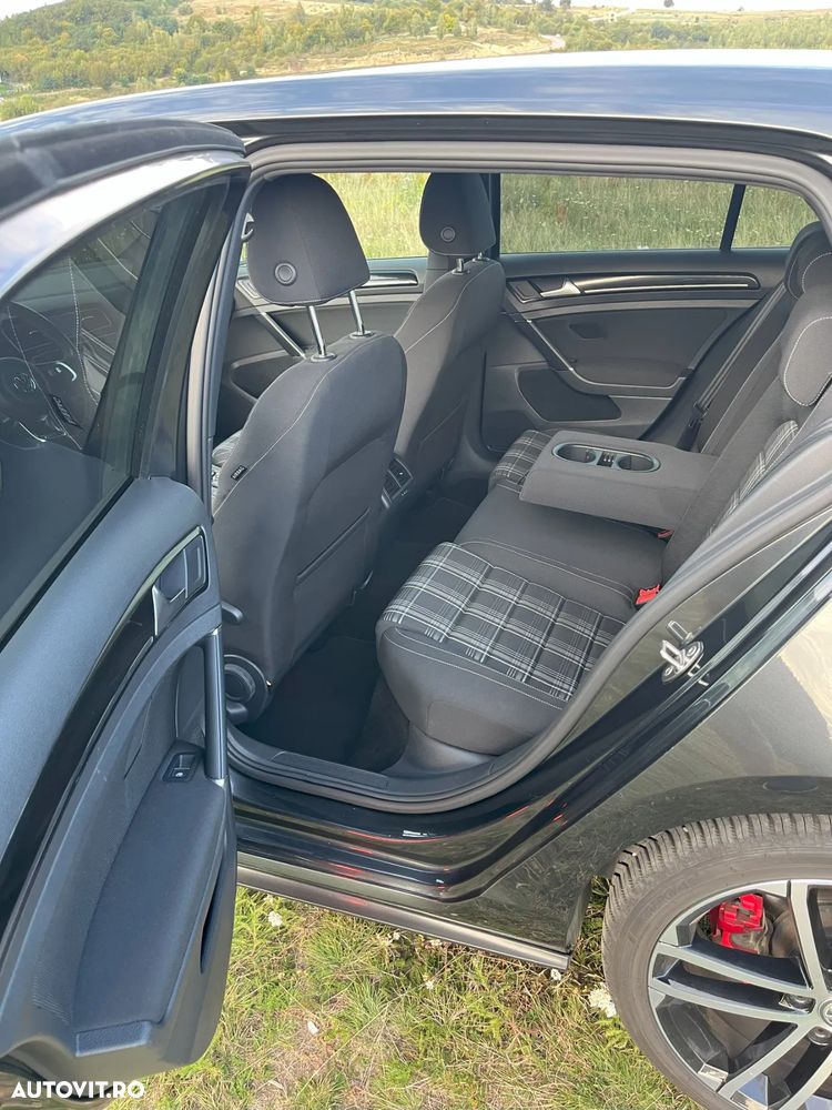 Volkswagen Golf 2.0 TDI DPF BMT DSG GTD - 14