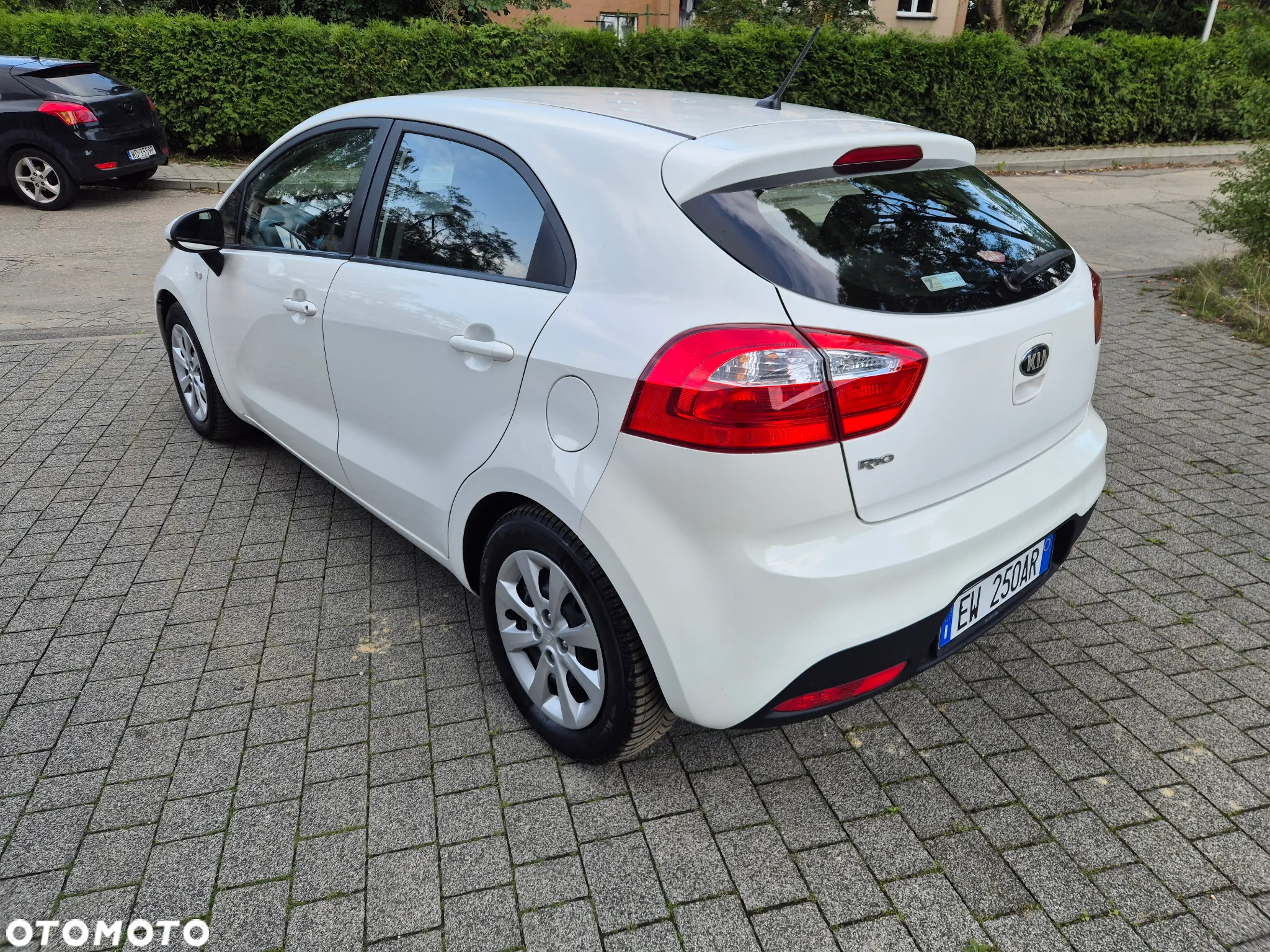 Kia Rio 1.2 L - 8