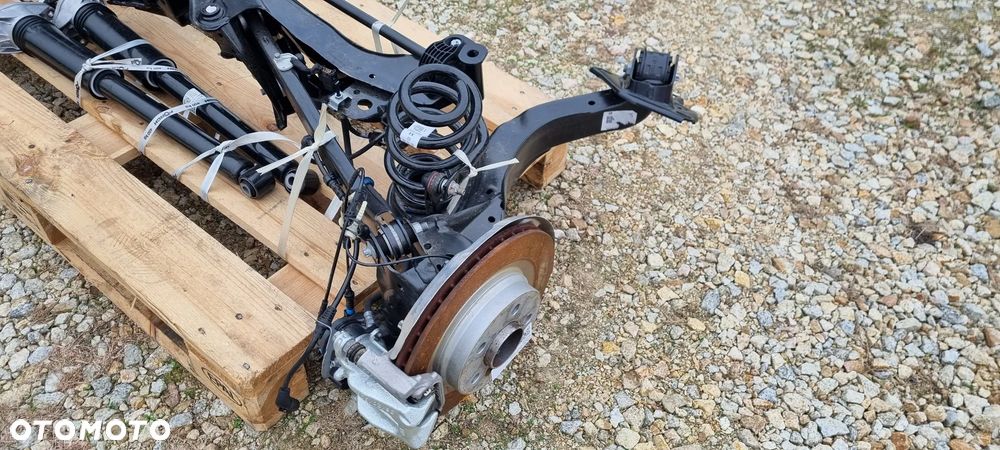 BMW X1 U11 2022- Tarcze hamulcowe tył Oryginał Demontaż - 4