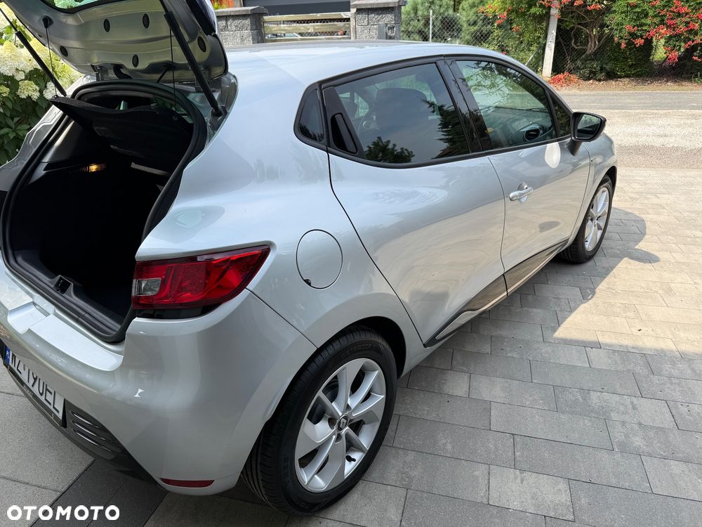 Renault Clio 1.2 16V Limited - 10