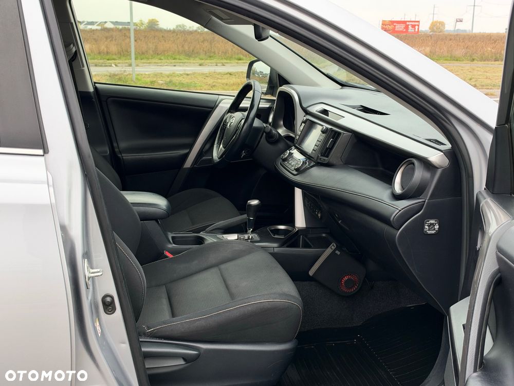 Toyota RAV4 Hybrid Premium 4x2 - 24