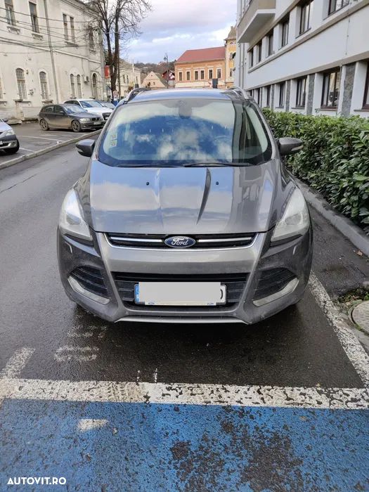 Ford Kuga - 1