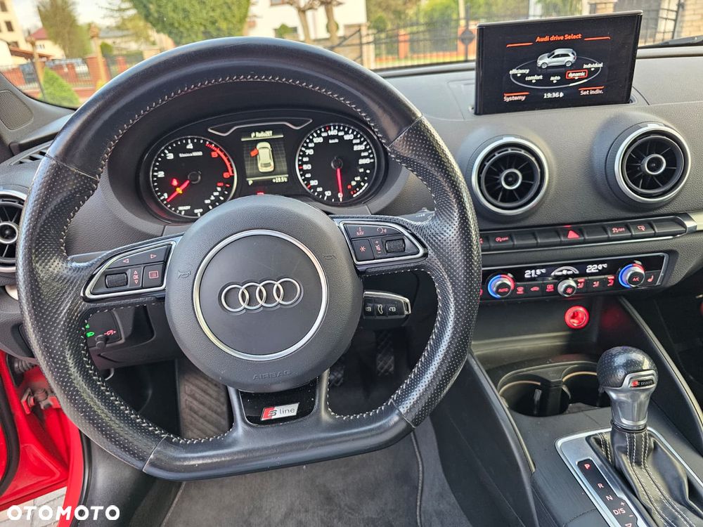 Audi A3 Sportback 2.0 TDI (clean diesel) quattro S tronic S line Sportpaket - 31