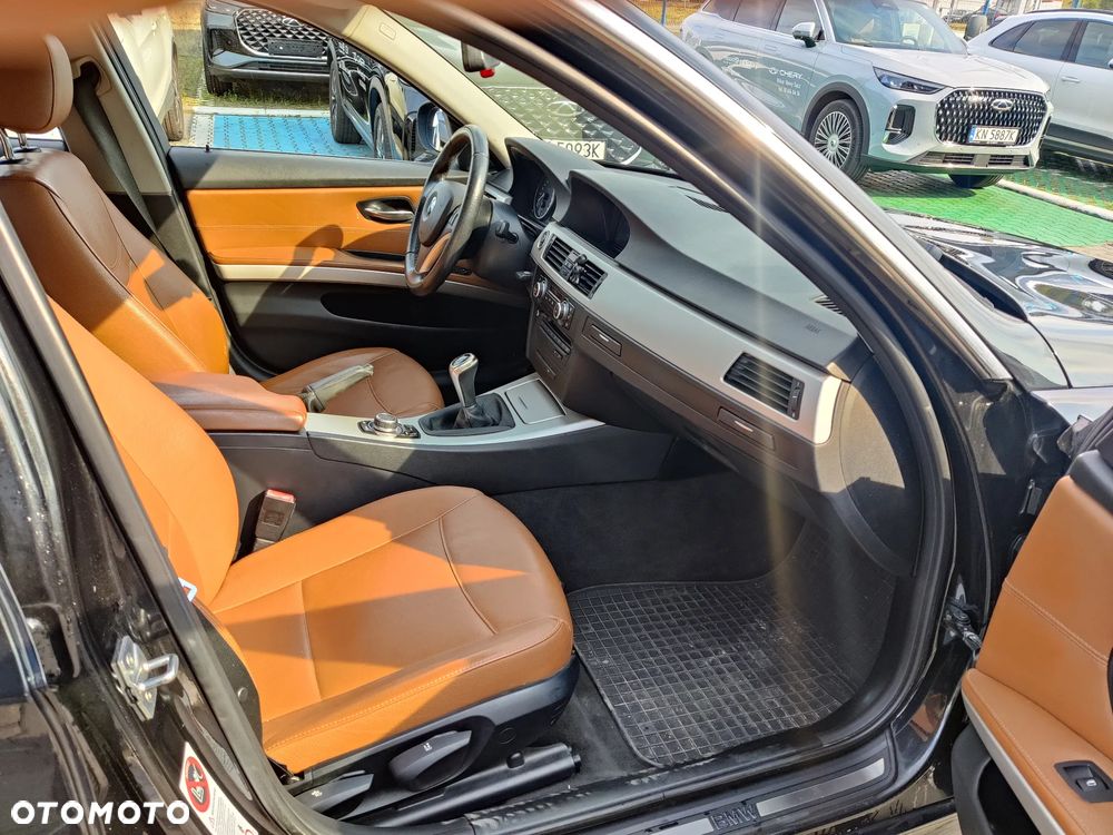 BMW Seria 3 320i Edition Exclusive - 16