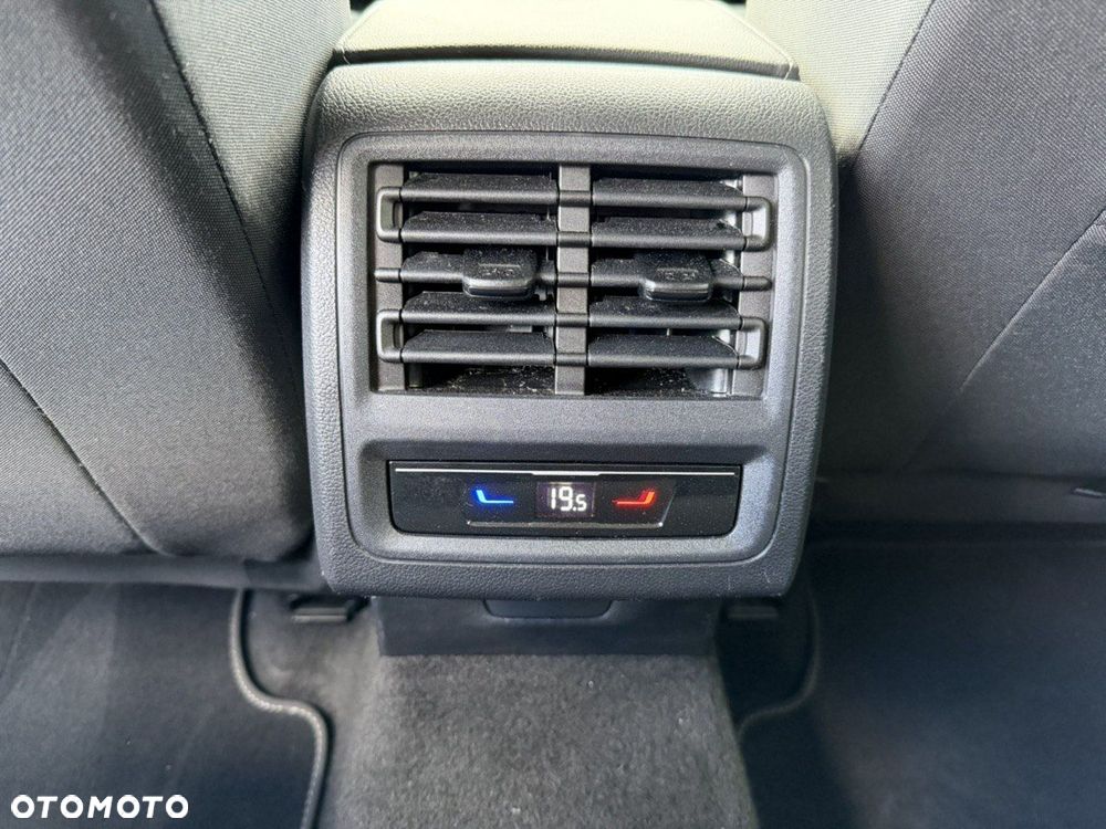 Volkswagen Golf 2.0 TDI Life Plus DSG - 24