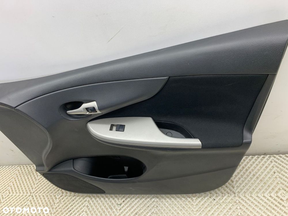 BOCZEK DRZWI PRAWY PRZÓD  TOYOTA COROLLA sedan (_E15_) 2006 - 2022 2.0 D-4D (ADE150) 93 kW [126 KM] - 2