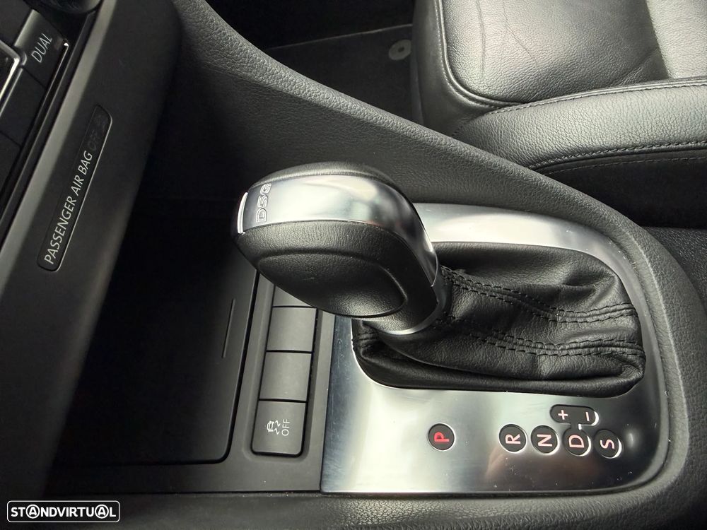 VW Golf 2.0 TDI Highline DSG - 37