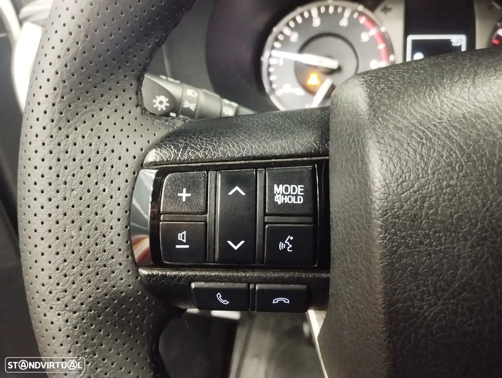 Toyota Hilux 2.4 D-4D 4WD CD CM - 16