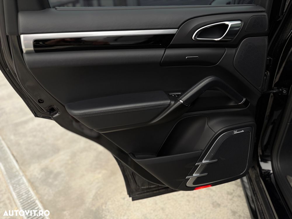 Porsche Cayenne - 15