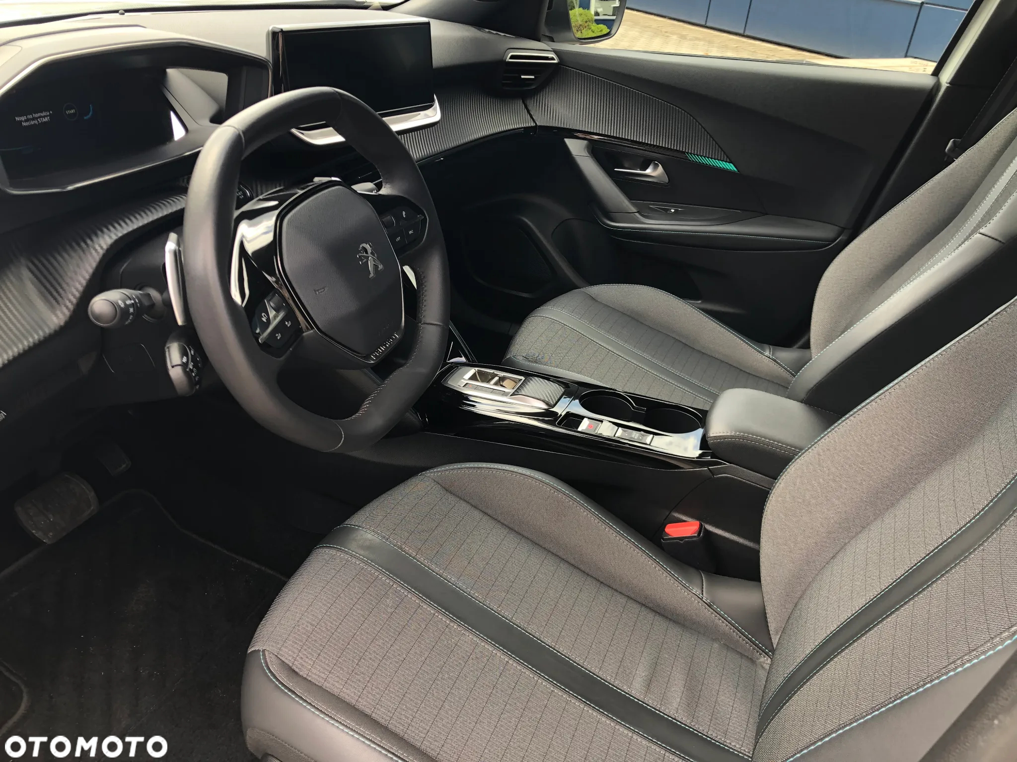 Peugeot 2008 1.2 PureTech Allure S&S EAT8 - 11