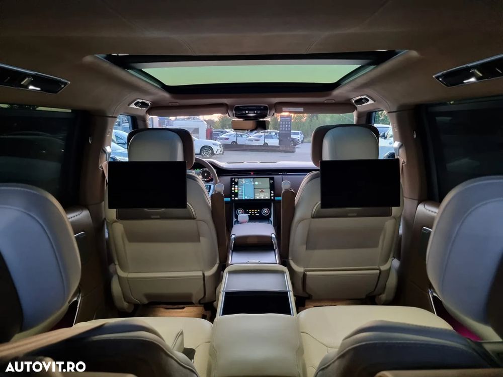 Land Rover Range Rover 4.4 V8 P530 LWB SV - 26