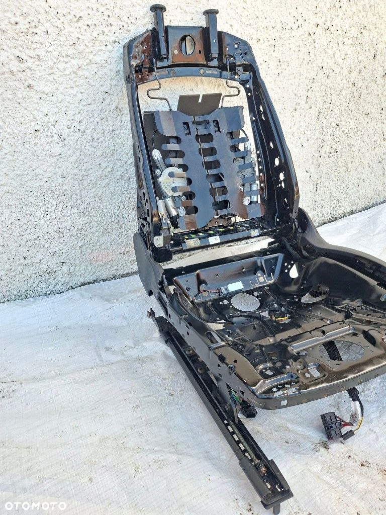 SKODA SUPERB II STELAŻ FOTEL KIEROWCY Z PAMIĘCIĄ MEMORY 3T0881031 3T0881045 - 4