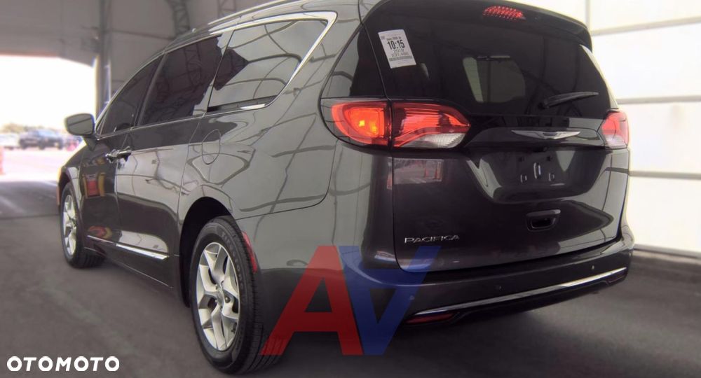 Chrysler Pacifica - 9