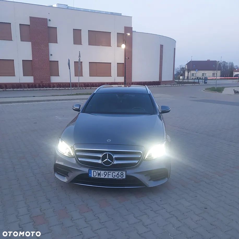 Mercedes-Benz Klasa E 220 d 4-Matic 9G-TRONIC - 14