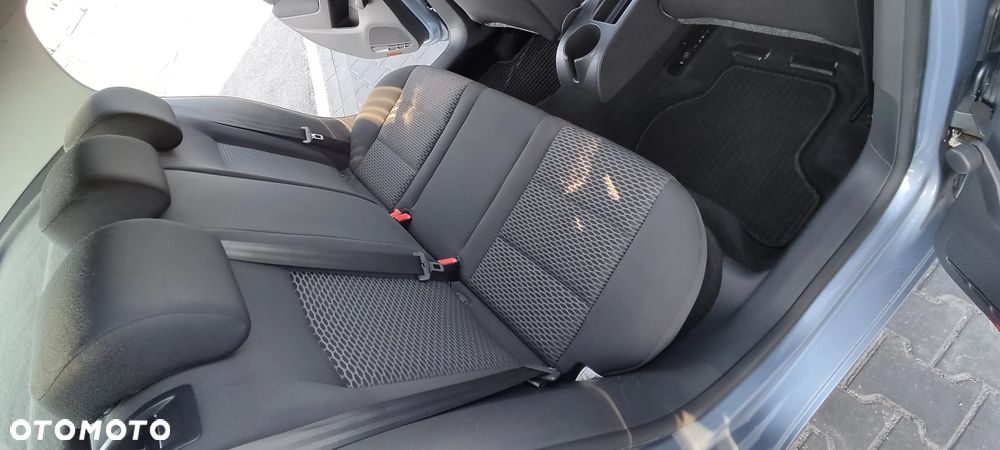 Volkswagen Golf 1.6 Team - 25
