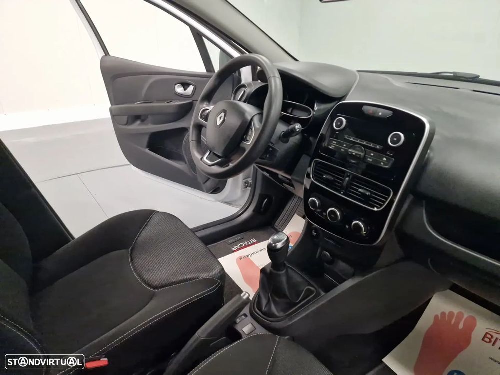Renault Clio - 50