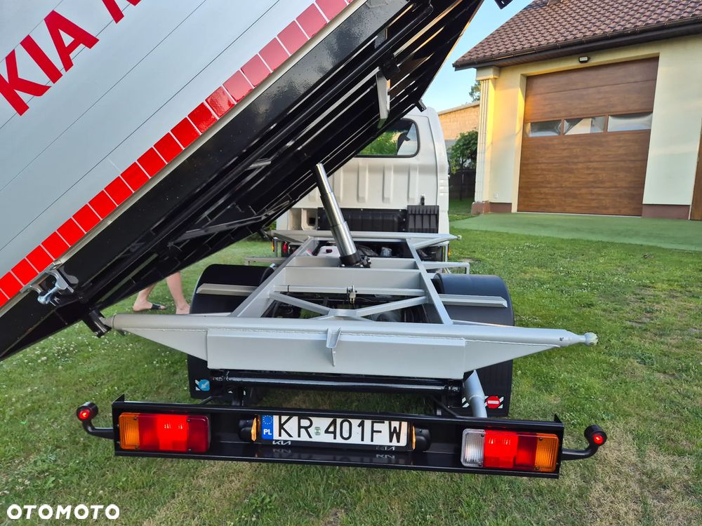 Kia K2900 K2500 - 40