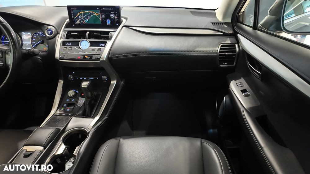 Lexus Seria NX 300h E-FOUR F SPORT - 17
