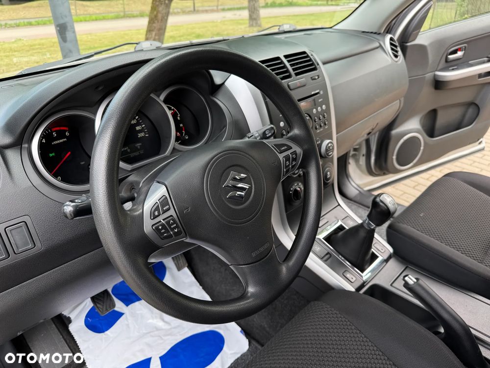 Suzuki Grand Vitara - 29