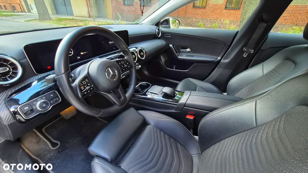 Mercedes-Benz CLA - 31