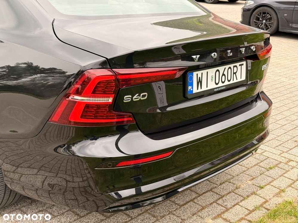 Volvo S60 B5 B AWD Plus Dark - 8