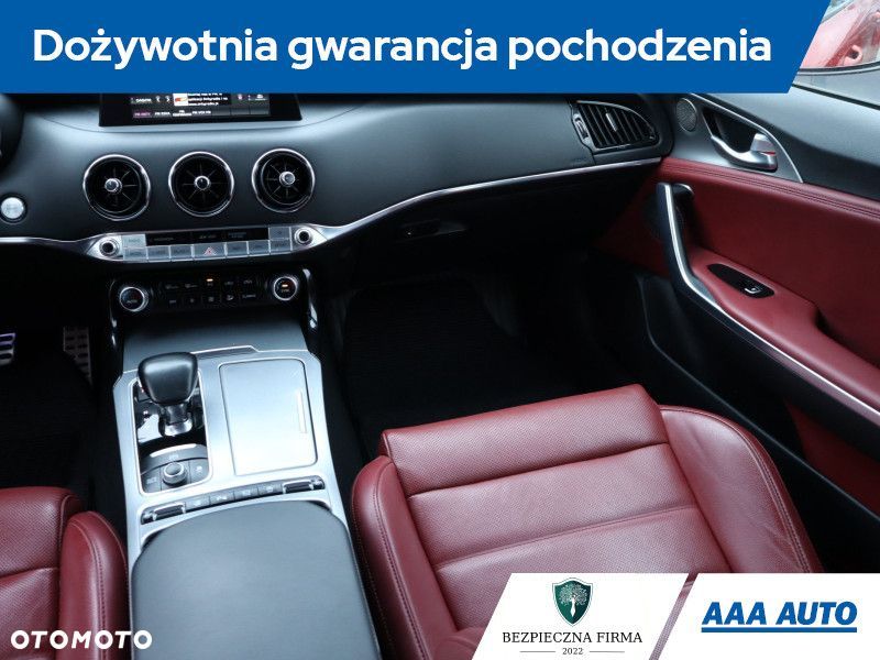 Kia Stinger - 10
