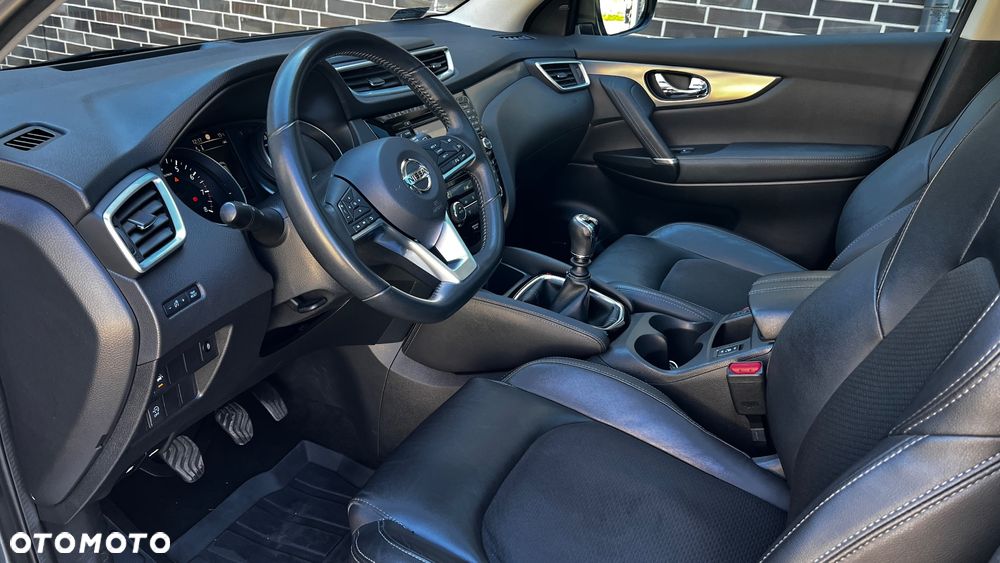 Nissan Qashqai 1.6 DIG-T Tekna+ - 27