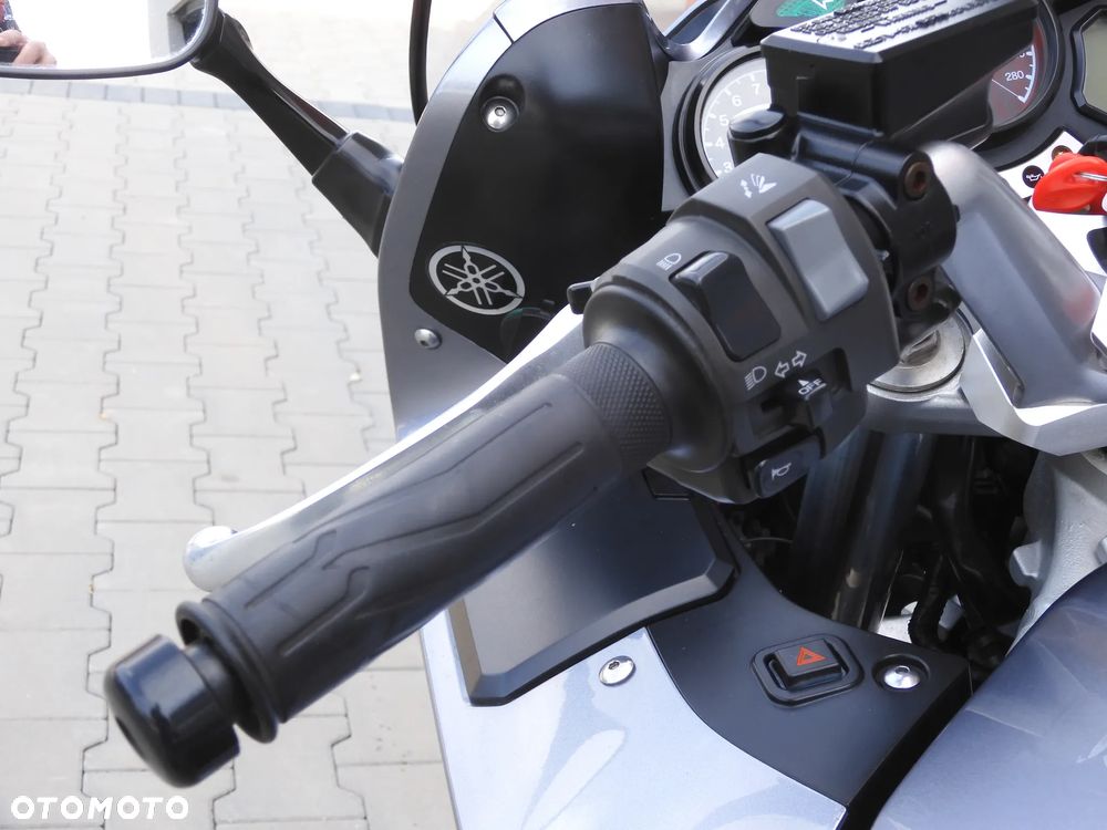 Yamaha FJR - 26