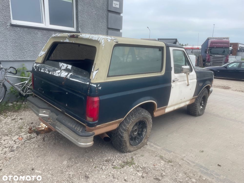 Ford Bronco - 5
