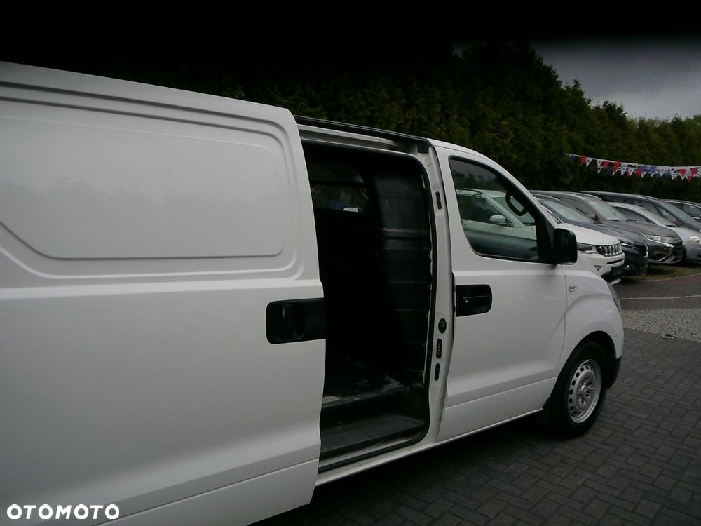 Hyundai H-1 - 13