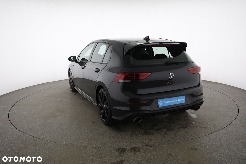 Volkswagen Golf - 26